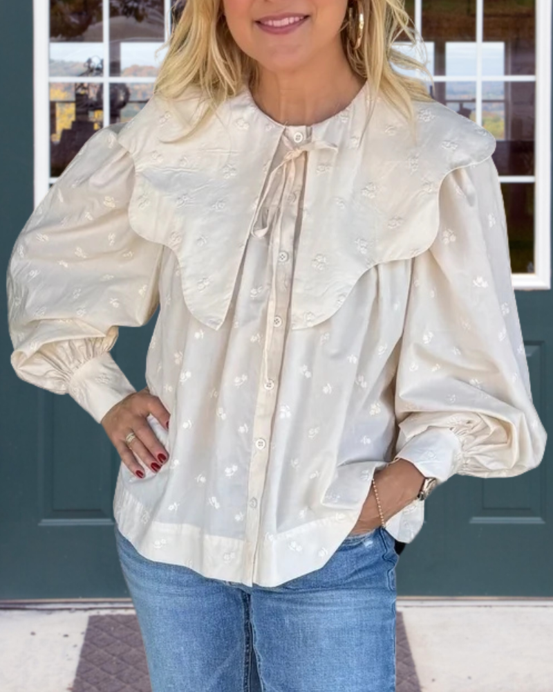 Floral Jacquard Scallop Collar Blouse