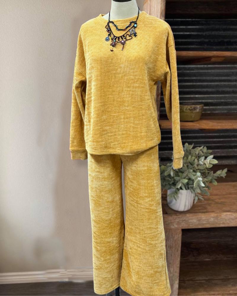 Chenille Long Sleeve Travel Set